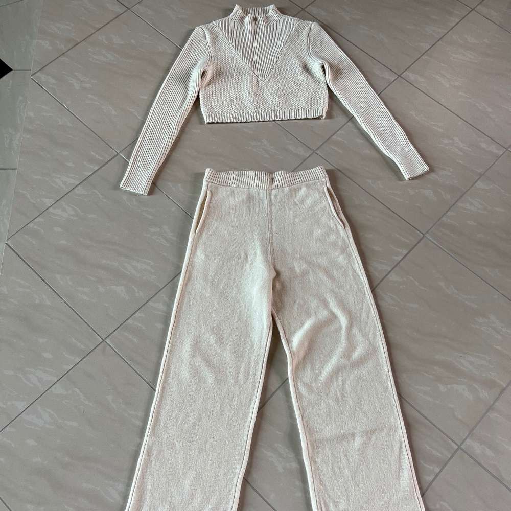 #2528 Victor Glemaud Ribbed Knit Cropt Top sweater & Flared Pants set Small